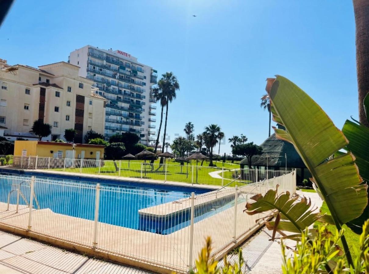 Precioso Estudio Frente Al Mar Con Piscina Benalmádena Kültér fotó