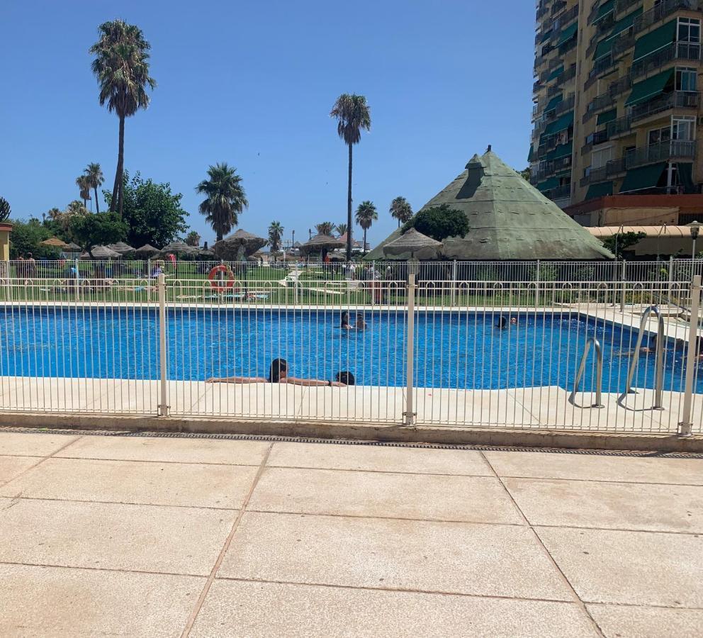 Precioso Estudio Frente Al Mar Con Piscina Benalmádena Kültér fotó
