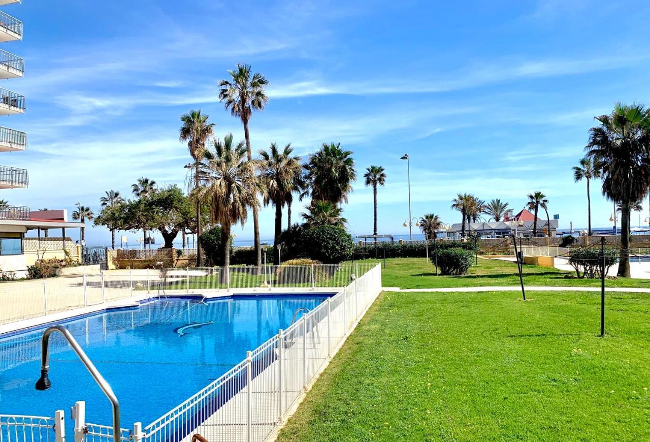 Precioso Estudio Frente Al Mar Con Piscina Benalmádena Kültér fotó